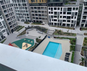 Accor Stadium Luxury - 3 Bed 2 Baths, sleeps 6, Pool, Parking if available- NO PARTIES, Sydney